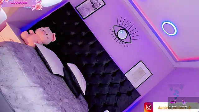 Amira_Ember webcam