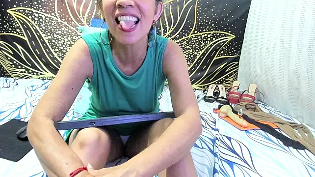 mrs_angelica webcam