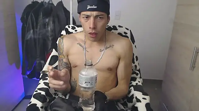 chomelo6 live cam on StripChat