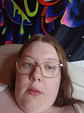 Sexycurvyemilyy webcam