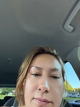 iamscarlettlove (F milf) - 🍑💦 💦  Squirt outside the car