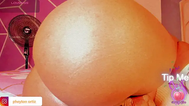 Sara_hot12112 webcam