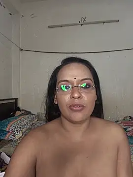 naughtymia06 webcam