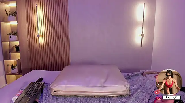 liah_cleir (F teen) - 🔥OIL BOOBS AND PLAY WITH NIPPLES