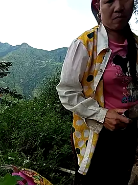 Meimei_Lucky live cam on StripChat