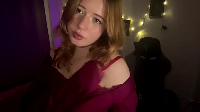 ElanorGahan 🍗 live naked cam
