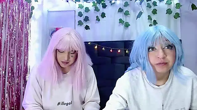the_lesbian_game live cam on StripChat