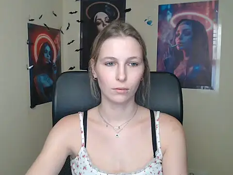 StrangerGi live cam on StripChat