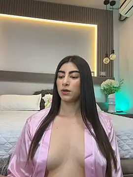 evelyn_hills webcam