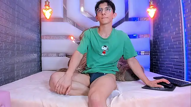 ElanGiraldo 🉐 webcam chat