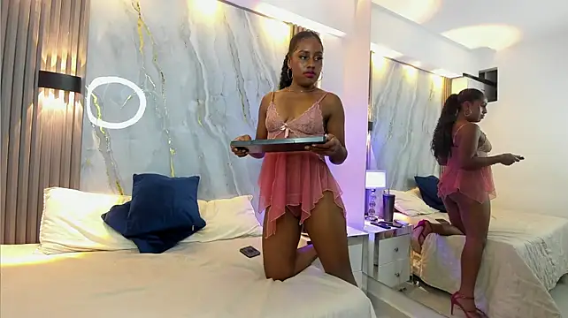 NicolVegaa live cam on StripChat