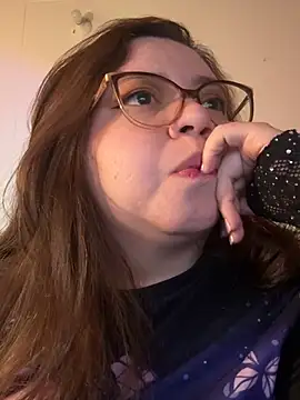 Just_caroline live cam on StripChat