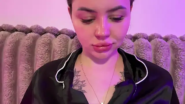 AlmaryKim live cam on StripChat