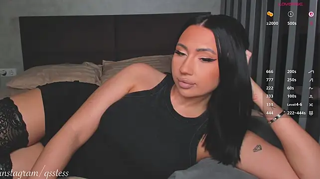 qsstess (F young) - dildo in pussy orgasm