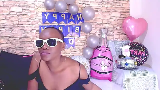 EbonyOlive69 live cam on StripChat