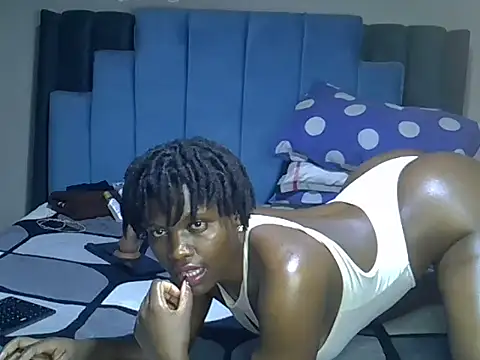 melanin_moon live cam on StripChat