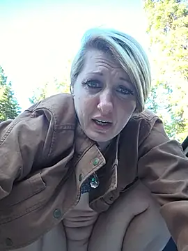 SheIsSomething live webcam