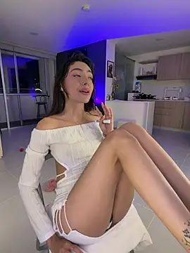 zaraluuv (F young) - Play with my clit in your face