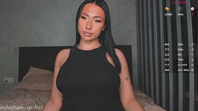 qsstess (F young) - dildo in pussy orgasm