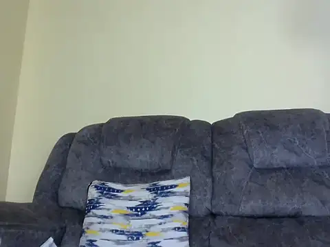 naughty-ebony1 live cam on StripChat