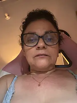 Sharongirl07 live cam on StripChat