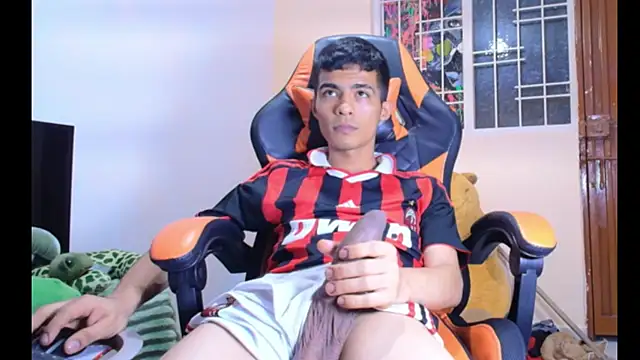 Apolo_fox22 webcam