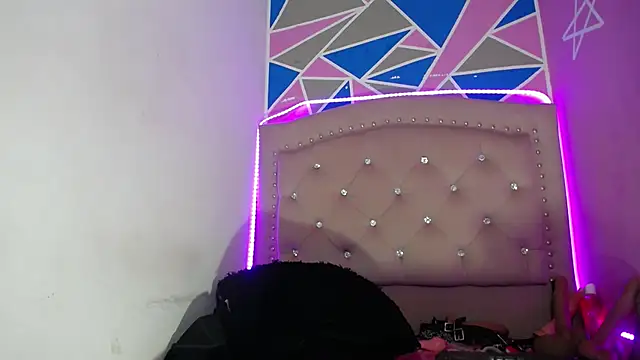 violetaass 🗃 live webcam