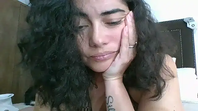 Demeter_1998 live cam on StripChat