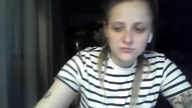LeaWetGirl webcam