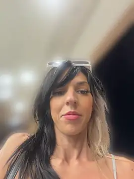 lil_jiggly live cam on StripChat