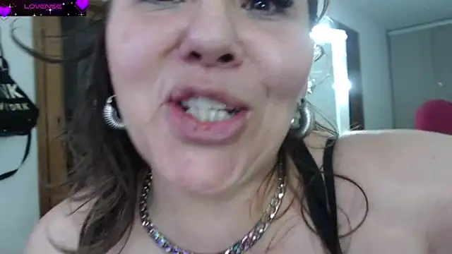 Myrnasexxx webcam
