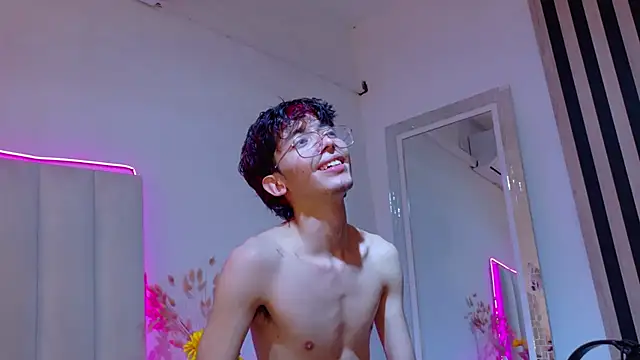 Twink_Sebas7