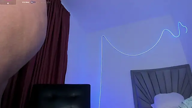 Fiorela_1 live cam on StripChat