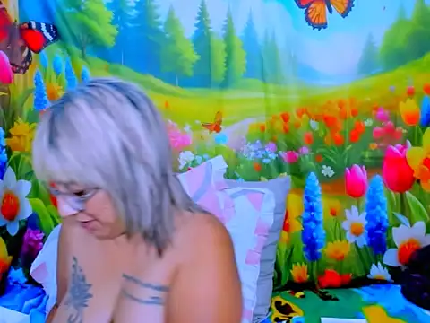 indianroxy live cam on StripChat