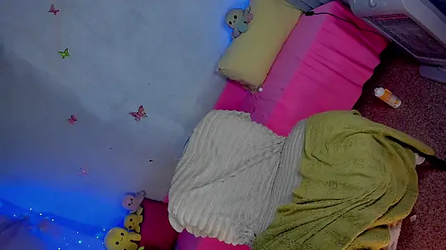 YourLizzyDoll webcam