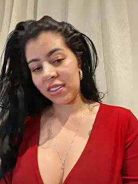 Luianna live cam on StripChat