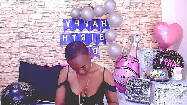 EbonyOlive69 webcam