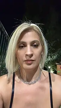 HOTLadyluna webcam