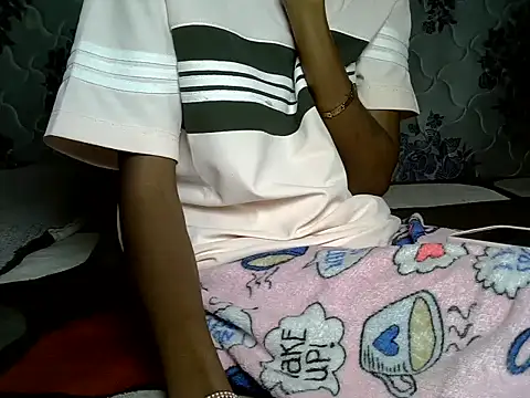 Prettybunnyy webcam
