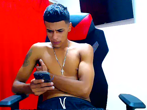 cristian_tayron1 live sex cam