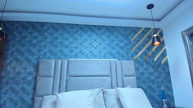 NiiaMoore webcam