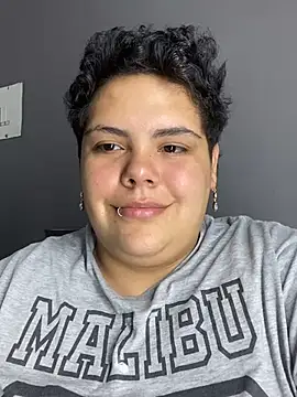 Hailey_Curvy webcam