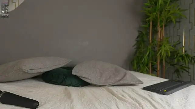 Aurora_Cruz webcam