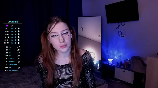 EmmieZeus webcam