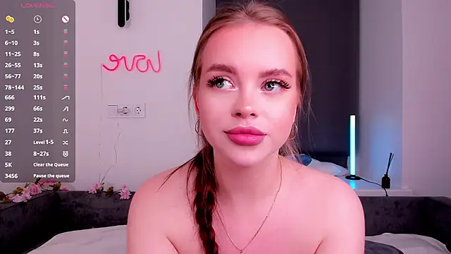 AriaRosaline webcam
