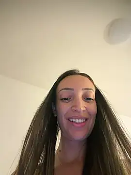 BelleLouiseVp Live Webcam on Stripchat