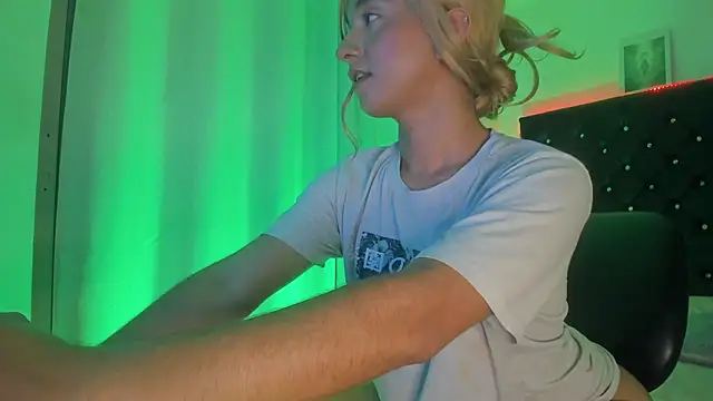 BellaRoge live cam on StripChat