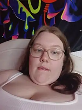 Sexycurvyemilyy webcam