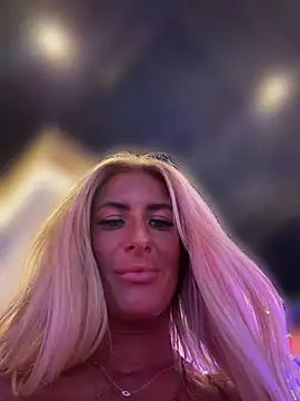 blondiluvsanal