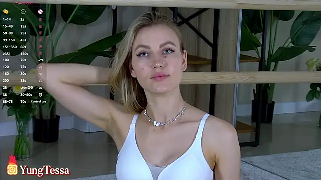 YungTessa webcam